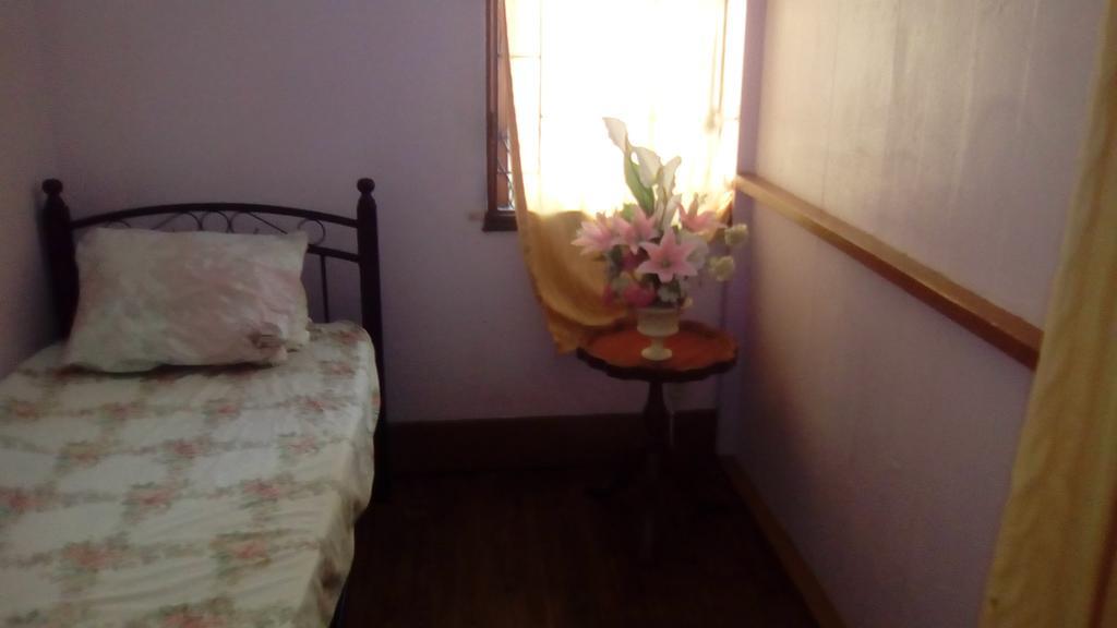 Robert'S Guest House Port of Spain Екстер'єр фото