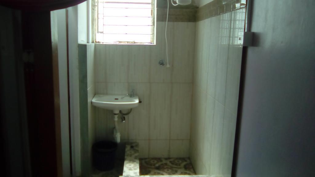 Robert'S Guest House Port of Spain Екстер'єр фото