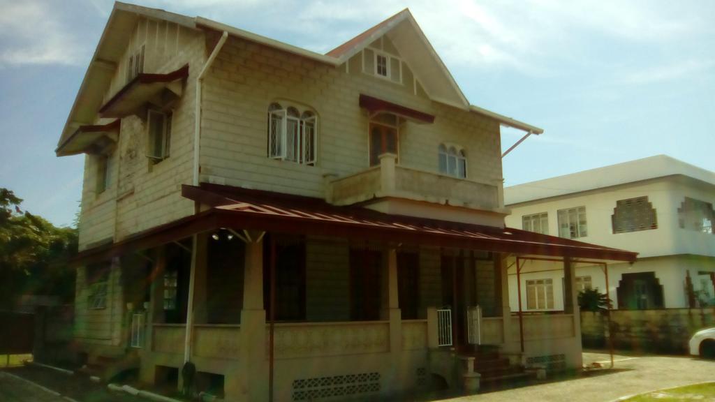 Robert'S Guest House Port of Spain Екстер'єр фото